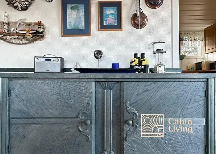 Seaside With Terrace And Ocean View Semesterbostad *