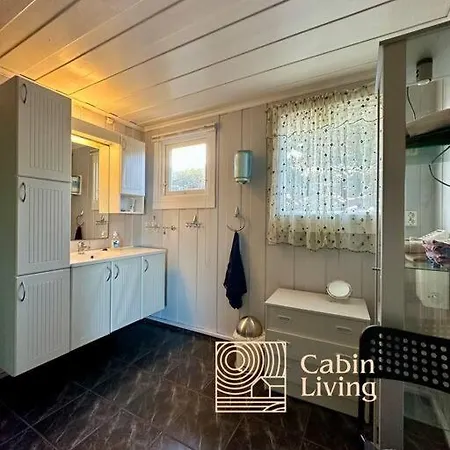 Vakantiehuis Seaside With Terrace And Ocean View