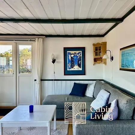 Seaside With Terrace And Ocean View Vakantiehuis